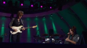 Jeff Beck – Scared For The Children (Feat. Rosie Bones) Live 2016