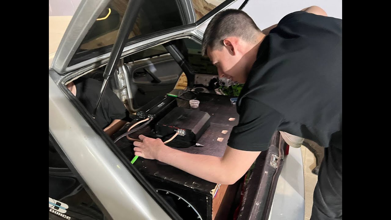 УСТАНОВКА САБВУФЕРА??? ДАВИТ В ЧЕТЫРКЕ? #автозвук2