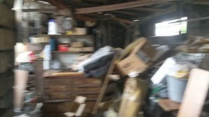 Падают капли и железки вниз
