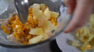 Салат с курицей и ананасами 2