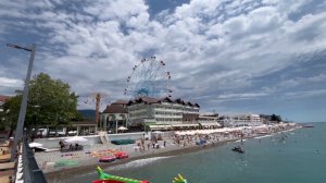 Набережная и пляж в Лазаревском