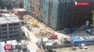На стройке рухнула стена, завалило шестерых рабочих
