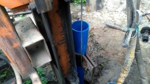 Вытягиваем обсадную трубу из неудачно пробуренной скважины