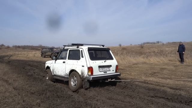 Ауди РВЕТ Гелик в грязи. Land Cruiser 200 курит в сторонке смотреть онлайн