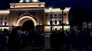 ИВАН ГАРД ВЫСТУПАЕТ ДВОРЦОВЫЙ МОСТ