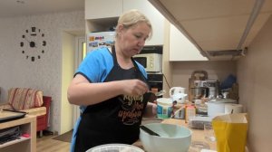 Уборка после потопа. Пеку ягодный пирог.