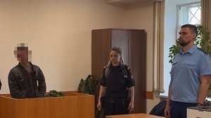 ОБИДЕЛСЯ И УДАРИЛ КЛЮШКОЙ
