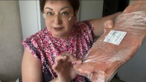 В моем возрасте можно все! И жиреть и стареть!И платочек надеть🤣Амне что-то все великовато стало😉