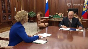 Путин провел первую встречу с новым омбудсменом Лантратовой.