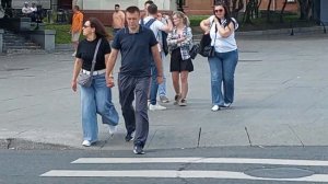 Прогулка по центру Москвы. Есть ли машины, люди и туристы? Прямой репортаж!