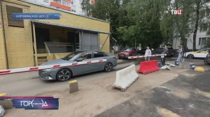 Шлагбаум раздора: жильцы московских многоэтажек не поделили парковку во дворе