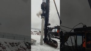 Как забивают сваи.