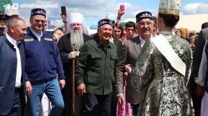 Олег Мельниченко и Рустам Минниханов приветствовали участников XVI Всероссийского сельского Сабантуя