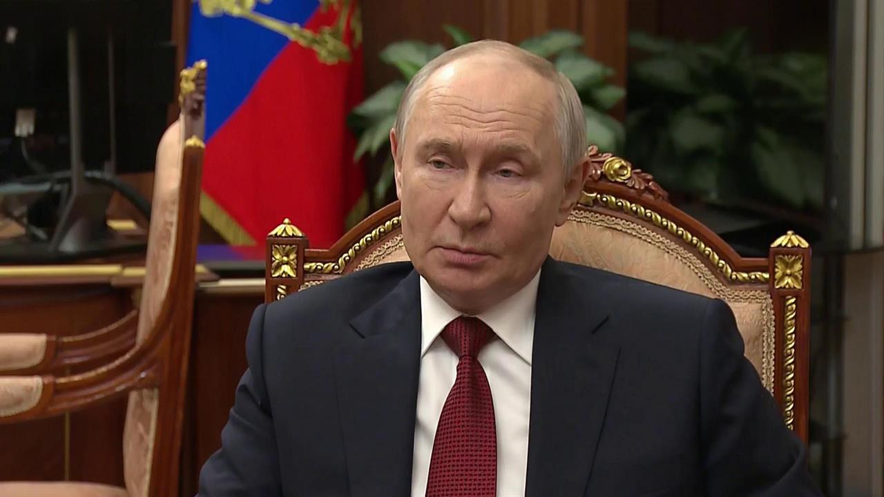 Россия наступает по всей линии боевого соприкосновения и не пойдет на уловки Украины: заявления п... смотреть онлайн