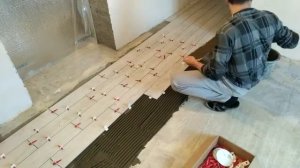 Укладка керамогранита на пол в кухне I Как укладывать плитку