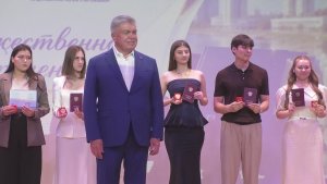 Простились со школой сегодня выпускники общеобразовательного учреждения № 41