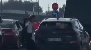 Как исчезает народ Украины. 

На видео огромные очереди на пунктах пропуска на границе Украины с Пол