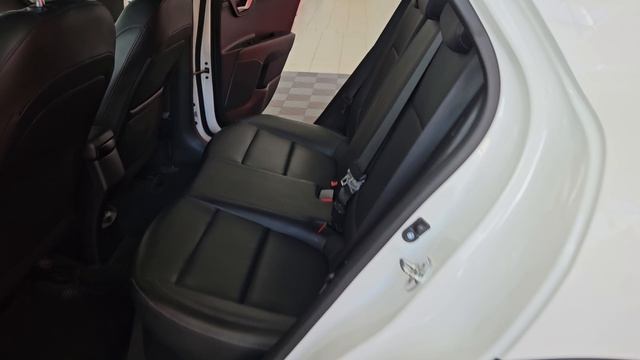 Kia Stonic смотреть онлайн