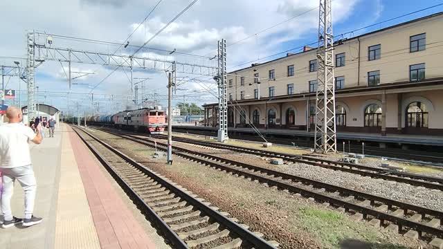 Бологое. Грузовой под 2ТЭ116 стартует на Дно. смотреть онлайн