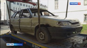 Дворы в Костроме очищают от брошенного автохлама