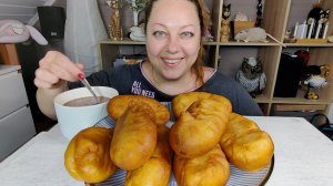 Мукбанг Жареные пирожки, сосиски в тесте и какао!