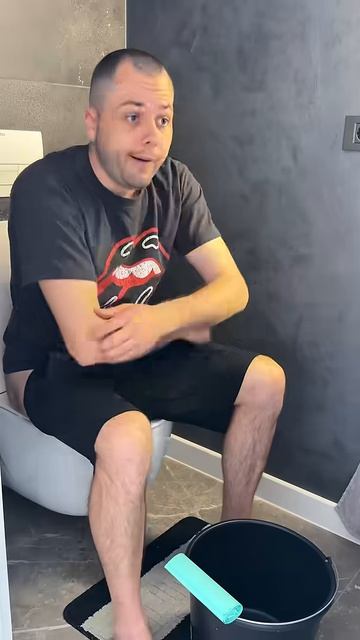 Погоня никогда не заканчивается. 😂 забавная комедия.