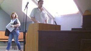 Судья не дает выступить истцу