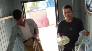 Жизнь в деревне 🏡  приехал Дима с другом // мы на гору //