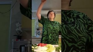Первая заявка сделана ✅ Собираю на стол 🍽️