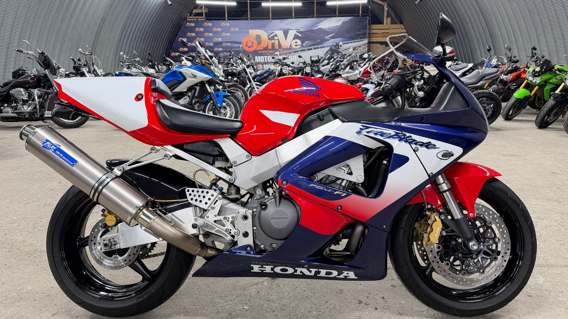 Обзор Honda CBR 929 RR |В НАЛИЧИИ| смотреть онлайн