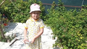 Приготовление сладости из малины и вишни. Готовим вместе с Соломонией.