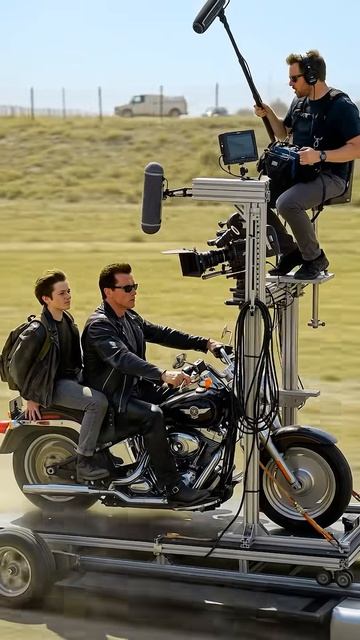 TERMINATOR 2 #BehindTheScenes #MovieMagic #detrasdecamaras #terimator2 смотреть онлайн