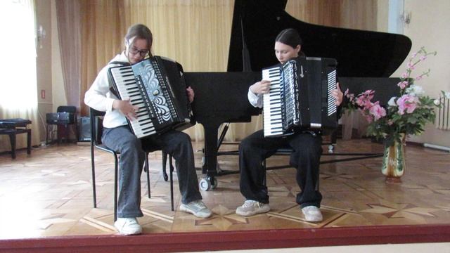 Вязникова Виктория и Цынгалева Ксения