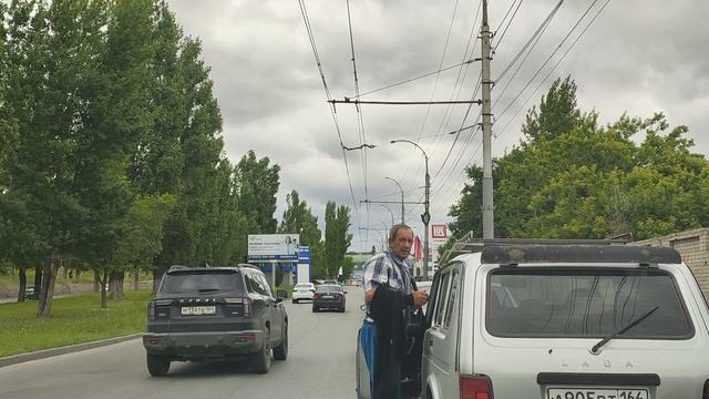 Саратов 30.06.26 Очередь на АЗС Лукойл смотреть онлайн