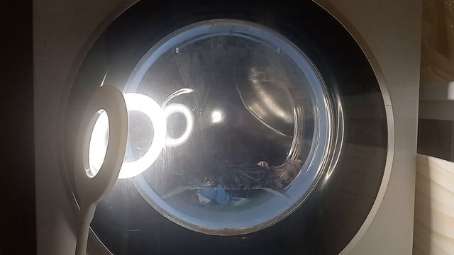 стирка вещей на программе Ежедневная 20°с 1000 об/мин смотреть онлайн
