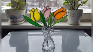 Три Тюльпана в вазе