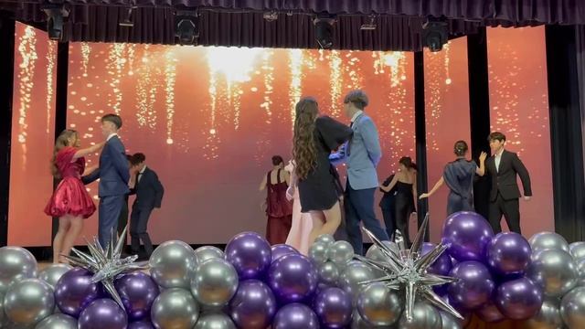 Сарман урта мәктәбе кызлары hәм егетләренең "Саубуллашу вальсы" бик тәэсирле булды👍🤗👏 смотреть онлайн