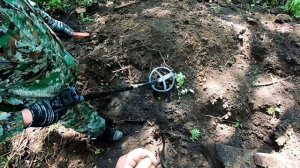 ШУРФ с КЛАССНЫМИ находками!НАШЛИ фундамент и ЗАКОПАЛИСЬ не зря!