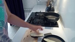 Папа с Сергеем изготовили конструкцию// На ужин блюдо « кидай всё ,что в холодильнике лежит»👍