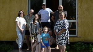 мы уезжаем домой/ сегодня снова за работу