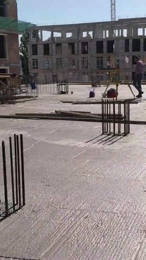 Разбивка оси колон