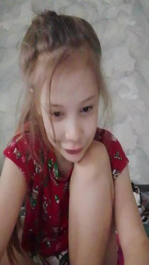 Вишенка стой играет в roblox