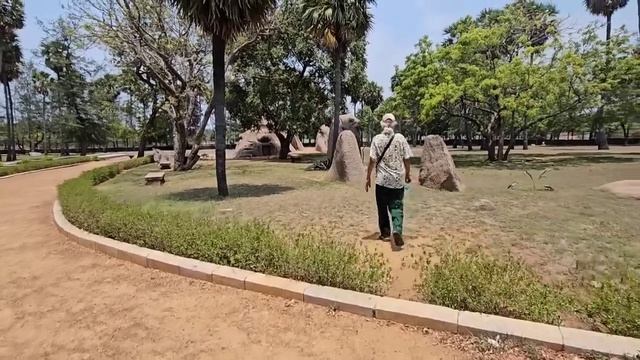 Тигровая пещера в Индии у Махабалипурам, 1300 лет истории. Таких камней я никогда не видела! смотреть онлайн