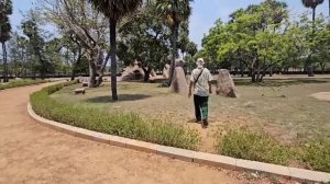 Тигровая пещера в Индии у Махабалипурам, 1300 лет истории. Таких камней я никогда не видела!