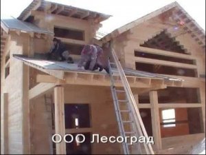 Строительство дома из клееного бруса  зимою.
