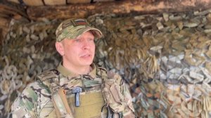 ХОХЛЫ и рады бы НАШИМ ВОИНАМ сдаться в плен, но бояться своих же