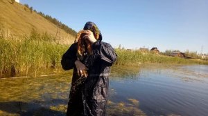 Купаюсь в куртке и с Хагги вагги