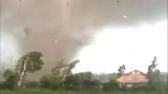 Сильный ураган в Свердловской области