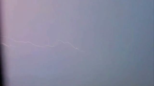 ⛈️ Ливни с грозами и порывами ветра до 17 м/с накроют сегодня Москву Не укрывайтесь под деревьями смотреть онлайн