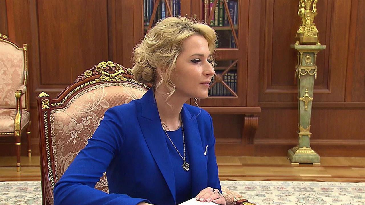 Почти 15 тысяч обращений поступило за полтора месяца в адрес уполномоченного по правам человека. смотреть онлайн